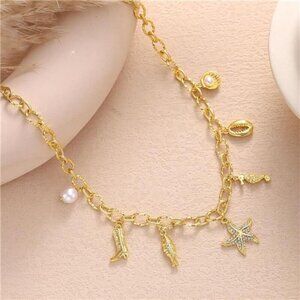 Chunky Gold Charm Necklace | Pearl, Seashell & Starfish Pendant.